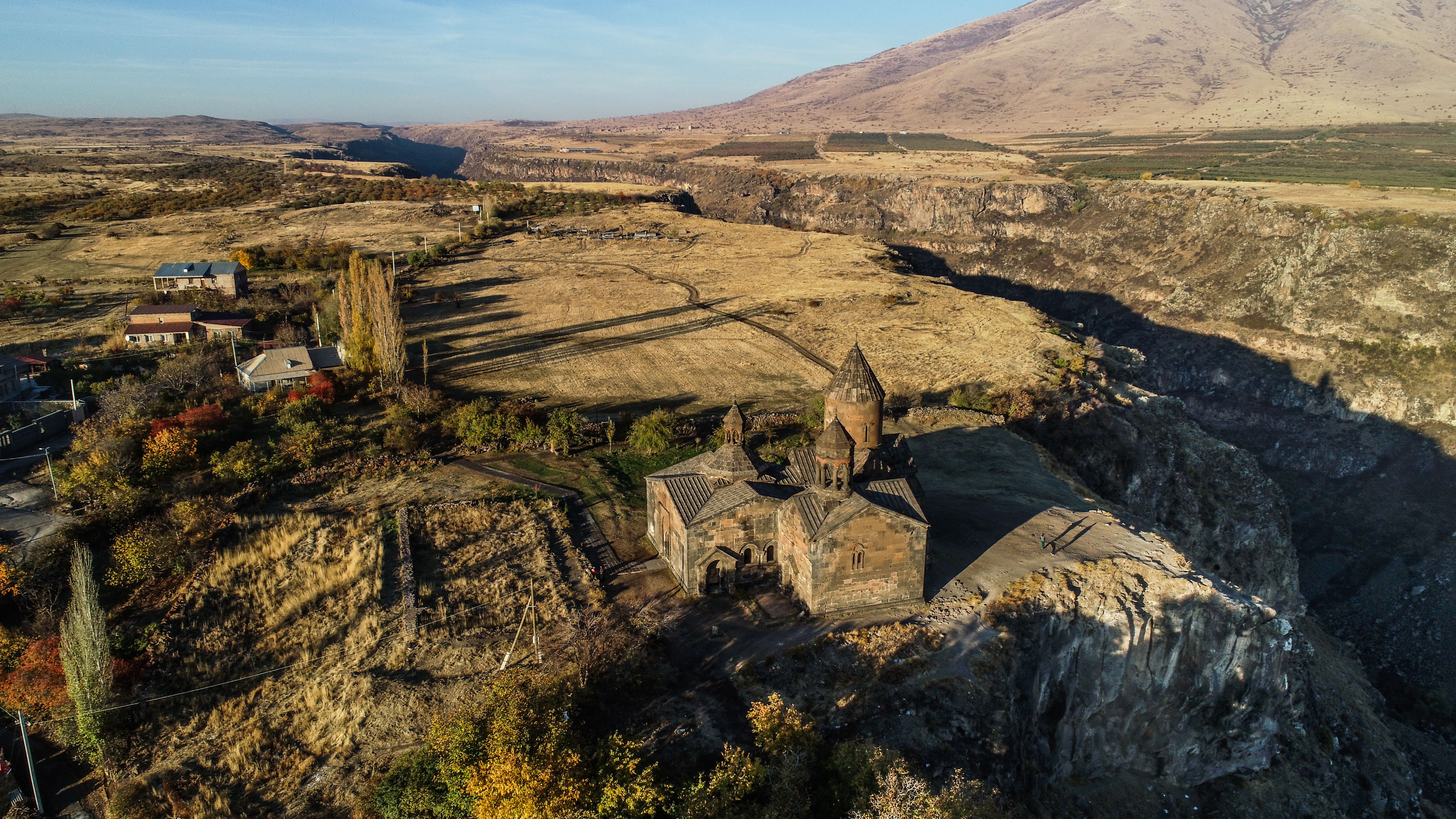 Yerevan -Saghmosavank Monastery- Aragats Mt.-Kari Lake